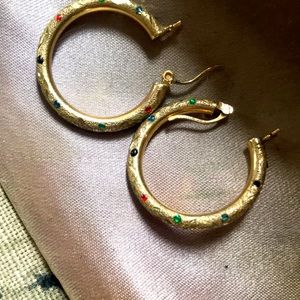 gold earrings